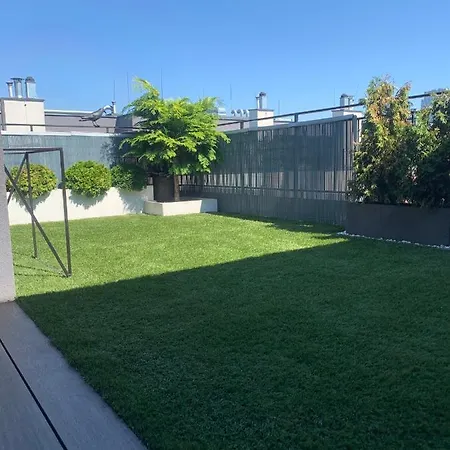 Two-levels Penthouse With A Garden In The City Center Appartement