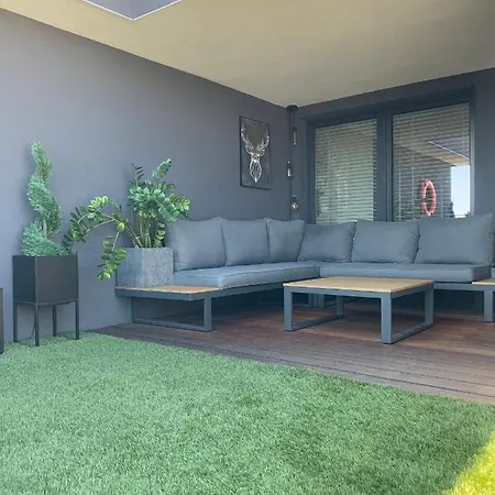 Two-levels Penthouse With A Garden In The City Center Appartement *