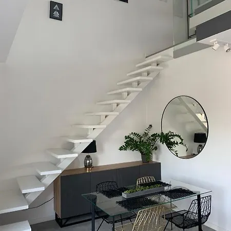 Appartement Two-levels Penthouse With A Garden In The City Center