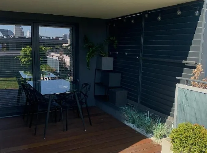 Two-levels Penthouse With A Garden In The City Center 우치