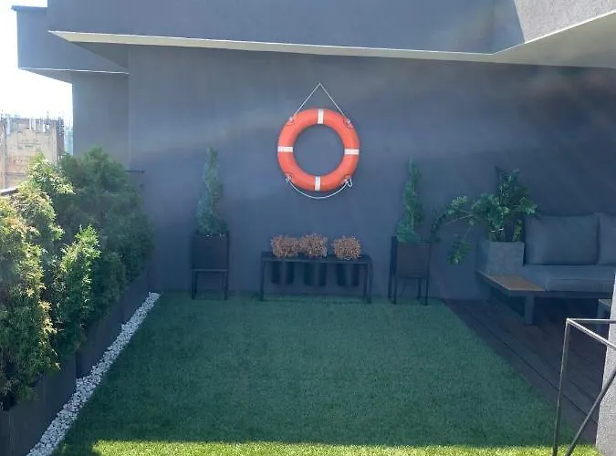 아파트 Two-levels Penthouse With A Garden In The City Center