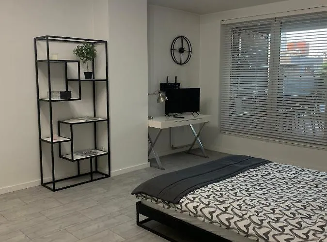 Two-levels Penthouse With A Garden In The City Center 아파트 우치