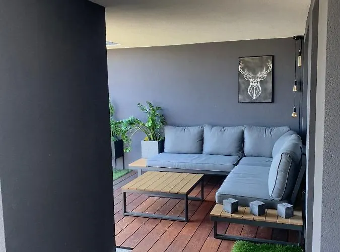 Two-levels Penthouse With A Garden In The City Center 아파트