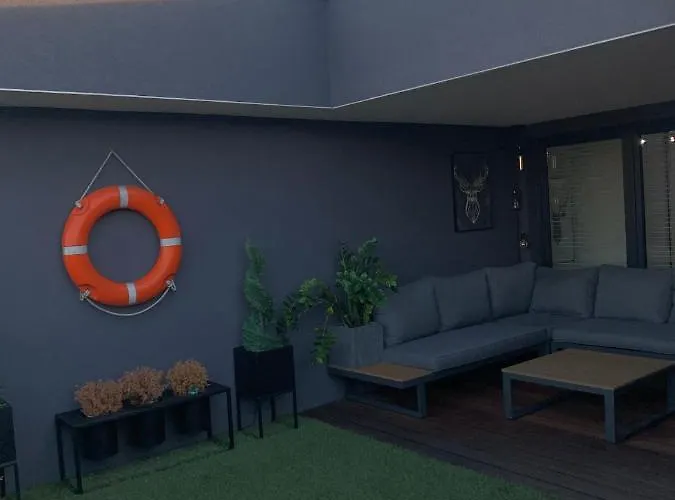 Two-levels Penthouse With A Garden In The City Center * 우치